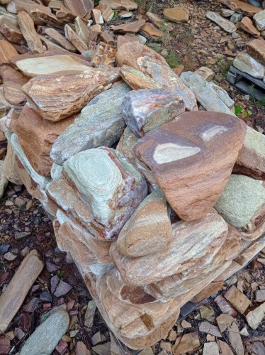 Златолит жёлтый, жёлто-зелёный глыбки и валуны для ланшафтного дизайна купить в Иваново