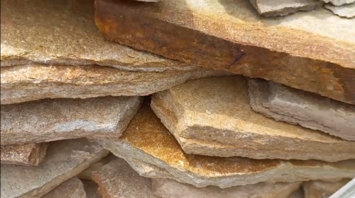 Плитняк златолит жёлтый золотистый для отмостки купить в Иваново