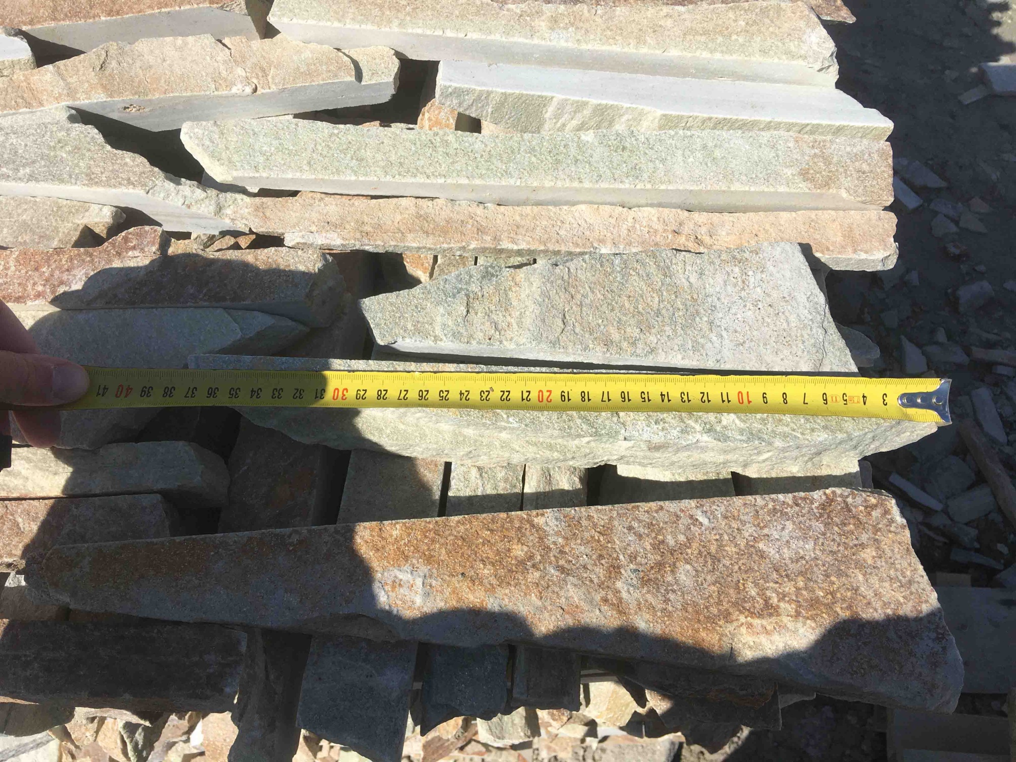 Горбушка златолит золотистый для облицовки купить в Иваново