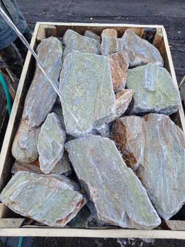 Златолит жёлтый, жёлто-зелёный глыбки и валуны для ланшафтного дизайна купить в Иваново