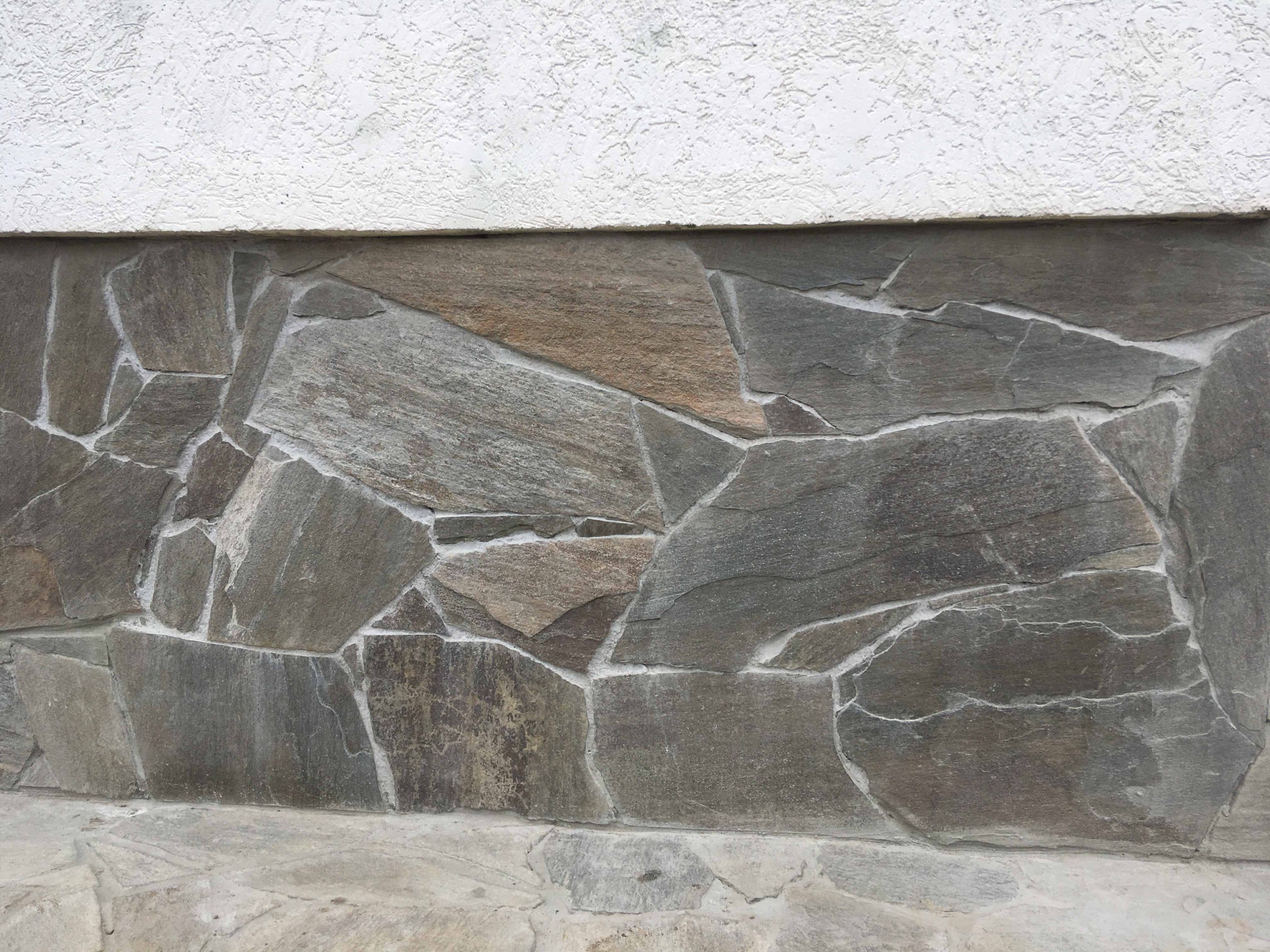 Плитняк златолит Уральский для цоколя, отмостки купить в Иваново