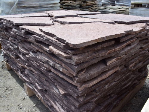 Плитняк лемезит бордовый для облицовки цоколя 20-25 мм  купить в Иваново