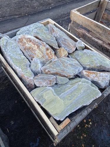 Златолит жёлтый, жёлто-зелёный глыбки и валуны для ланшафтного дизайна купить в Иваново