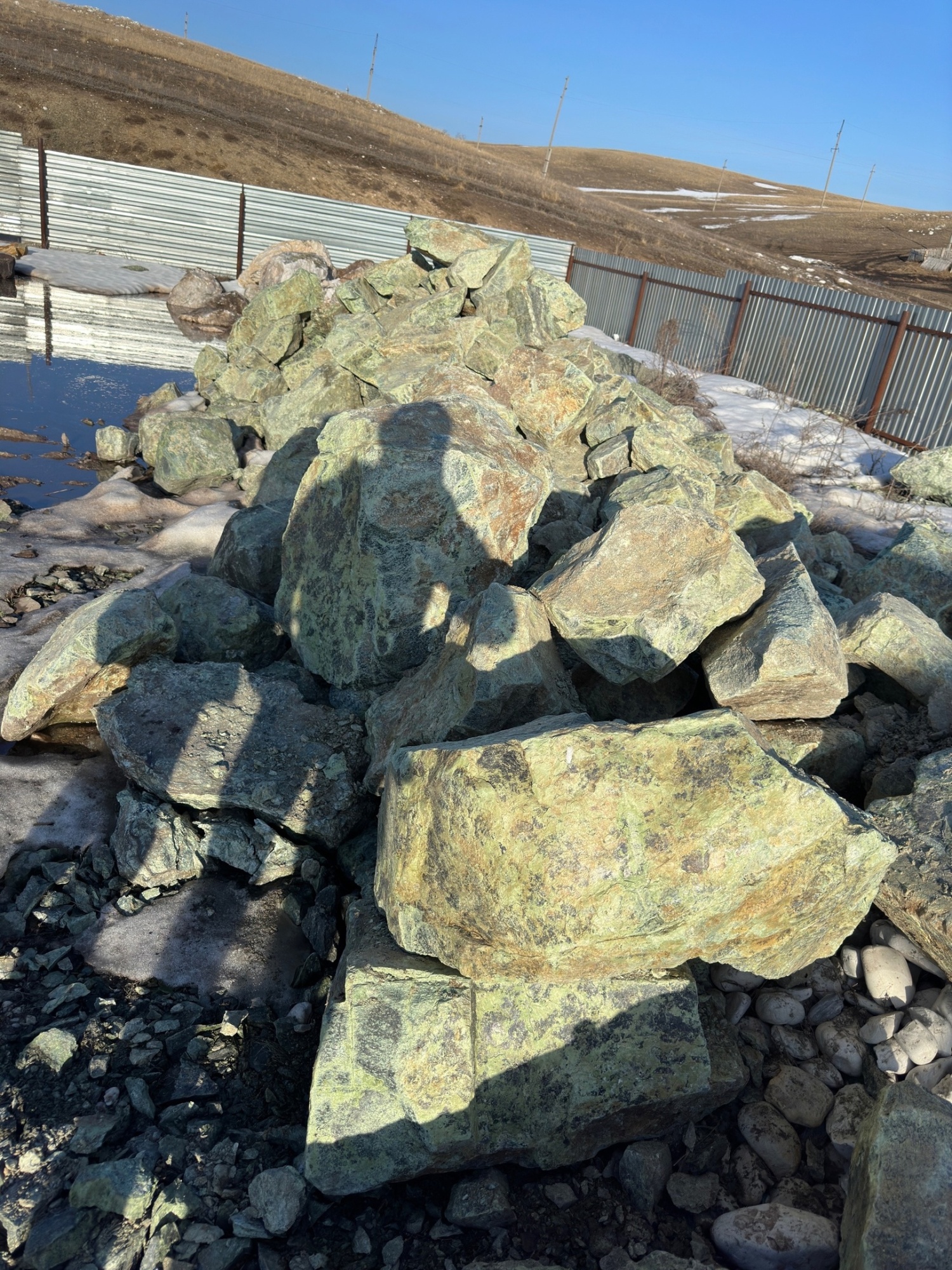 Камни для ландшафтного дизайна зелёные 10-60 килограмм купить в Иваново