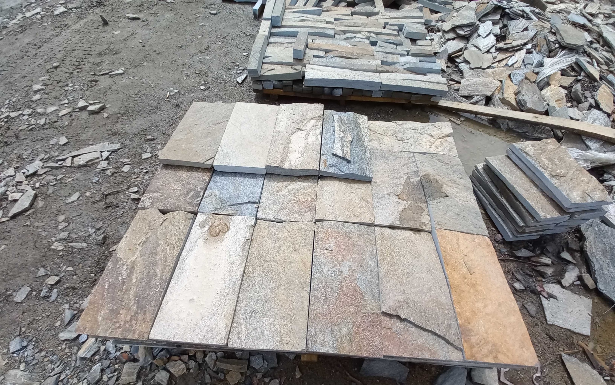 Плитка пилёная златолит Уральский для цоколя, отмостки купить в Иваново