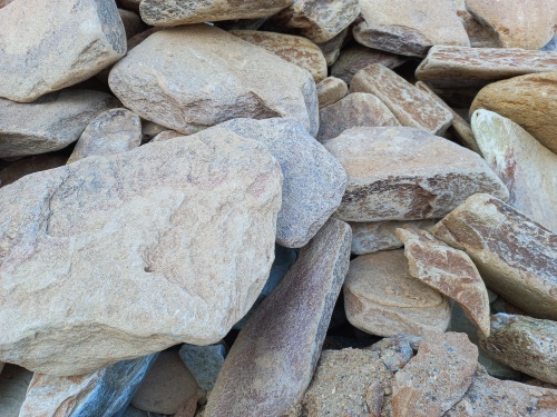 Златолит жёлтый, жёлто-зелёный глыбки и валуны для ланшафтного дизайна купить в Иваново