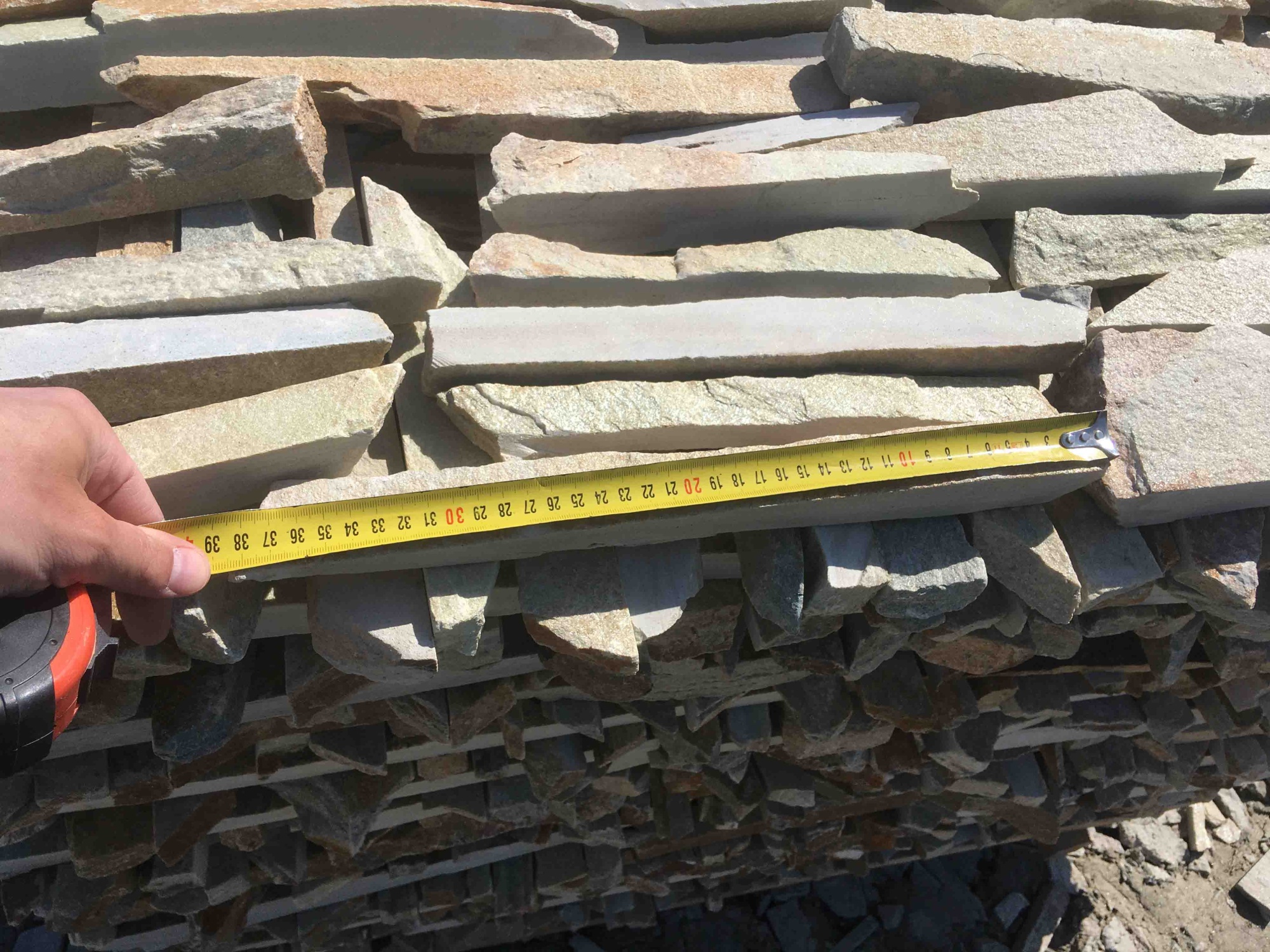 Горбушка златолит золотистый для облицовки купить в Иваново