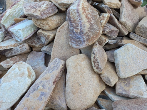 Златолит жёлтый, жёлто-зелёный глыбки и валуны для ланшафтного дизайна купить в Иваново