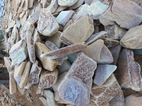 Златолит жёлтый, жёлто-зелёный глыбки и валуны для ланшафтного дизайна купить в Иваново