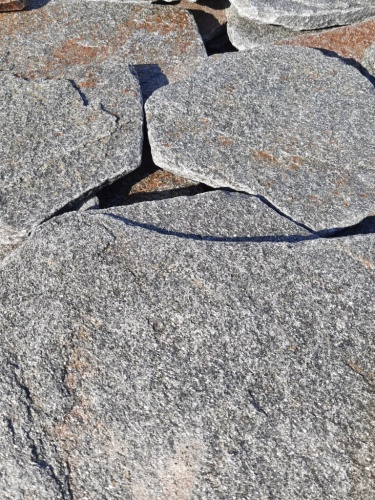 Златолит серебристый галтованный для цоколя купить в Иваново